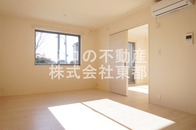 居室・リビング　南向きのリビングでぽかぽかの日差し！