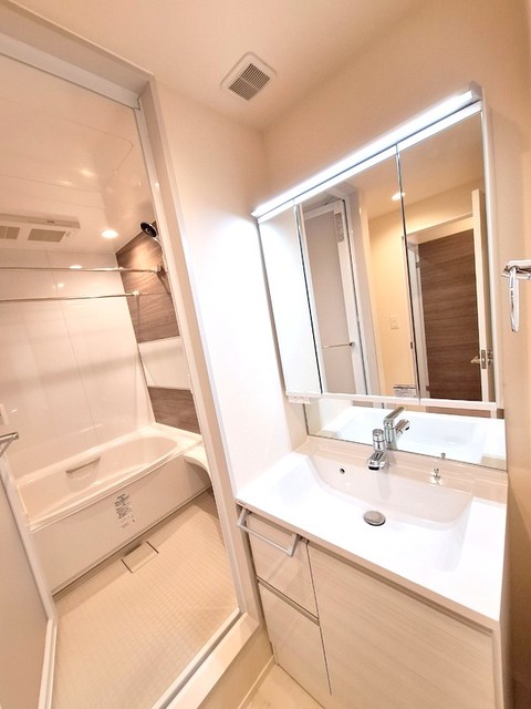 洗面設備　★3面鏡の洗面台★