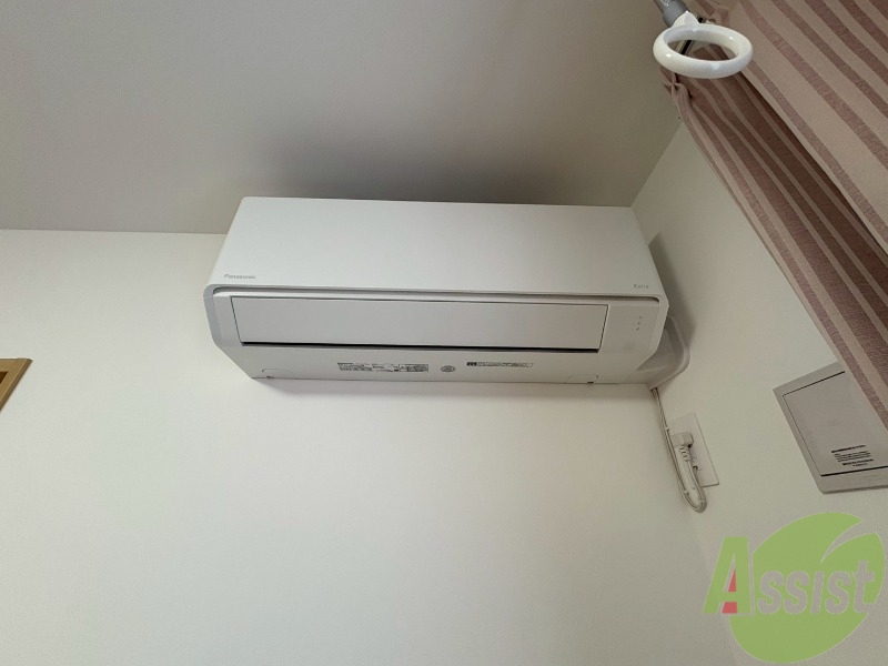 その他設備　こちらはエアコンになります。洋室側にも設置済み。