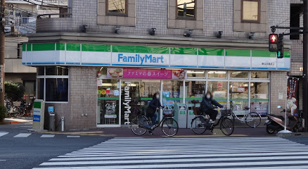 コンビニ　ファミリーマート（コンビニ）まで618m