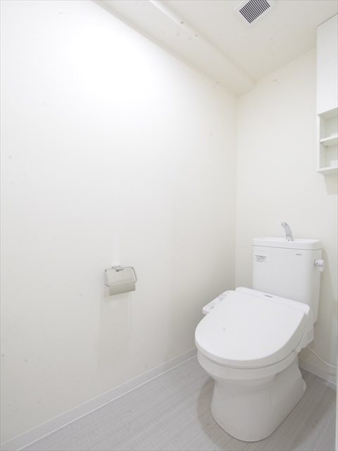 トイレ　温水洗浄便座付トイレ