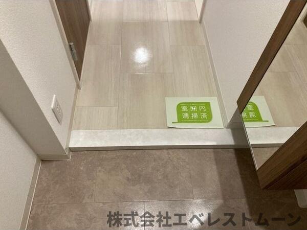 玄関　収納もある玄関です