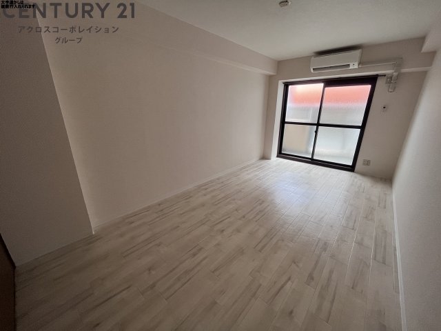 居室・リビング　エアコン付き8.5帖の洋室です♪