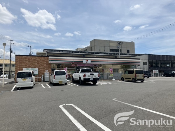 コンビニ　セブン－イレブン松山土居田西店（コンビニ）まで507m