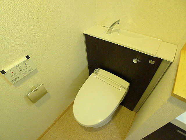 トイレ　温水洗浄便座