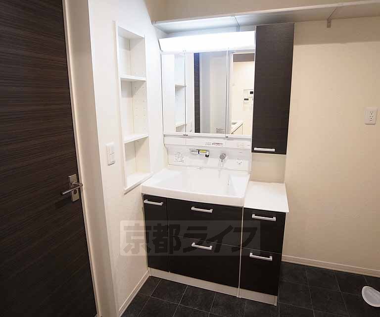 洗面設備　便利なシャンプードレッサー。