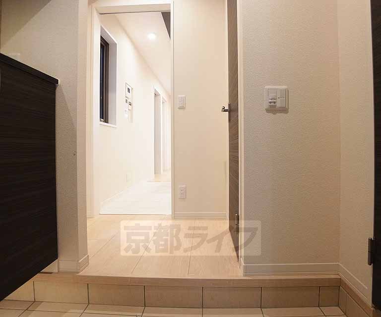 玄関　大きなシューズボックス付き。