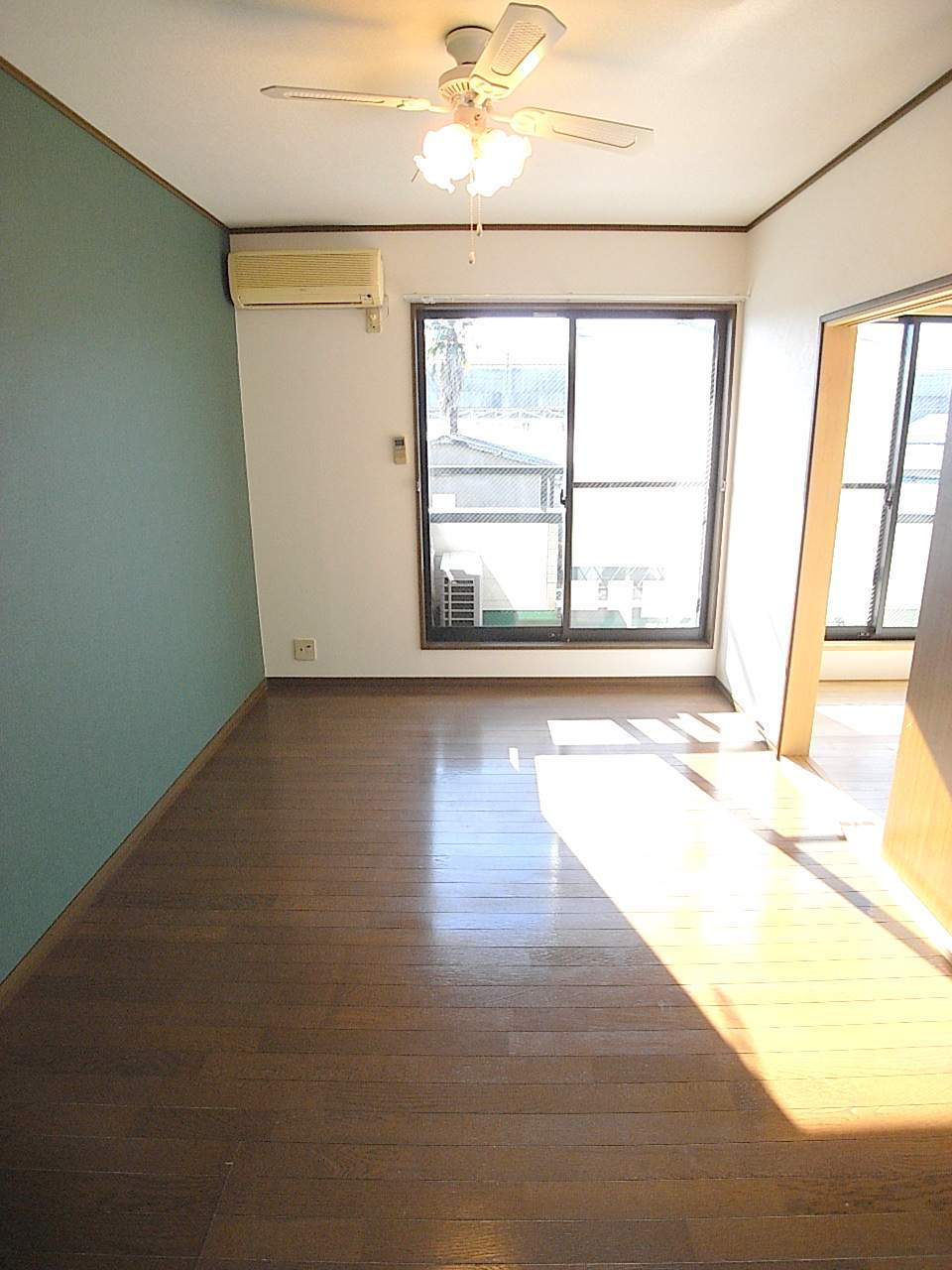 居室・リビング　東側洋室※同間取りの別のお部屋のお写真です