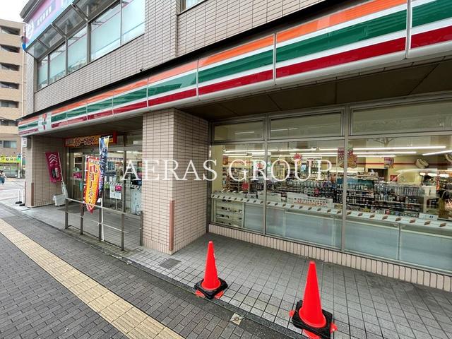 コンビニ　セブンイレブン小金井前原町3丁目店（コンビニ）まで28m
