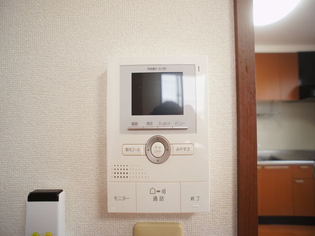 セキュリティ　訪問者の確認ができるTVインターホン付きです♪