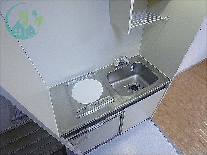 キッチン　レミニョン（光インターネット無料、レディースマンション）