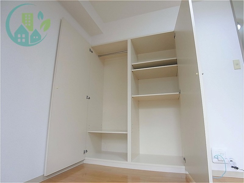 収納　レミニョン（光インターネット無料、レディースマンション）