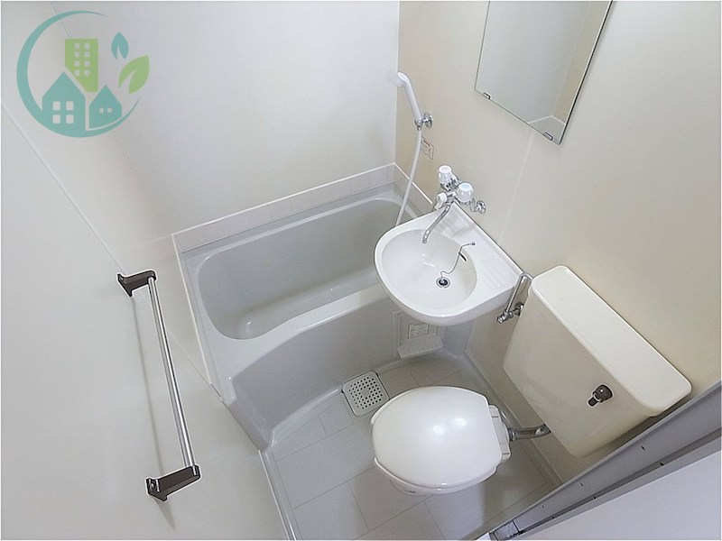 バス・シャワールーム　レミニョン（光インターネット無料、レディースマンション）