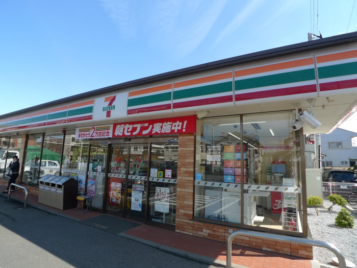 コンビニ　セブンイレブン（コンビニ）まで349m