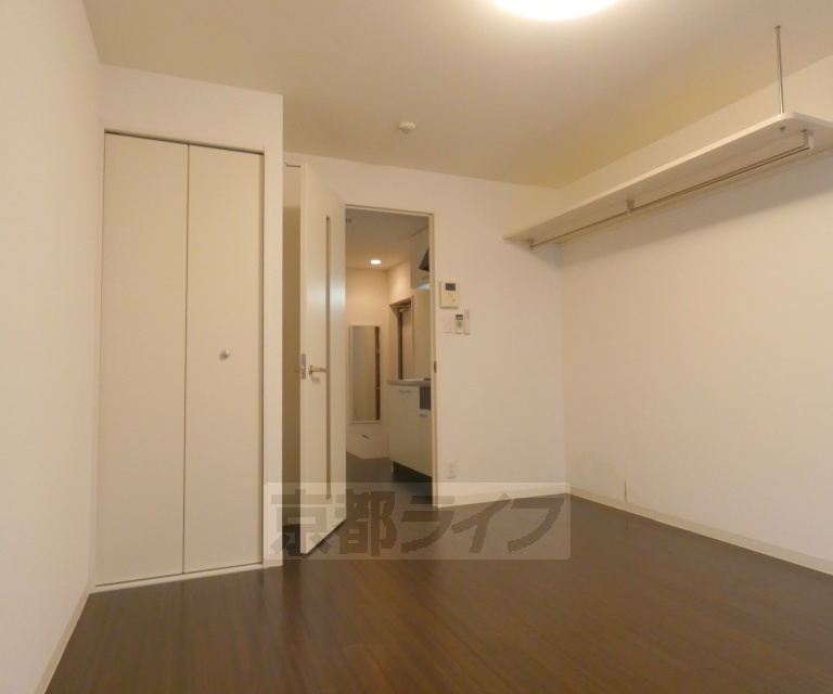 居室・リビング　落ち着いたお部屋です。