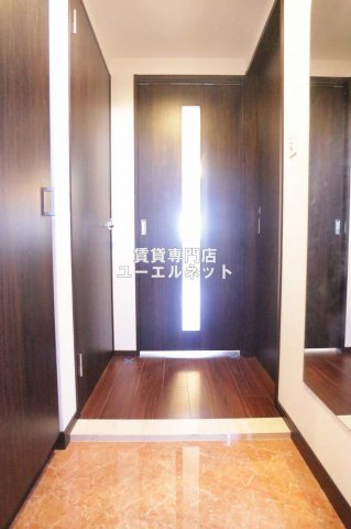 玄関　住まいの顔ともなる玄関