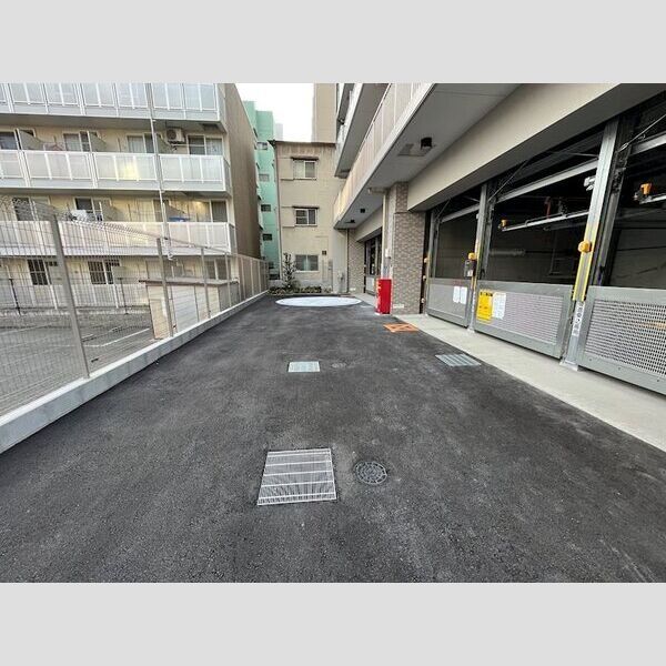 駐車場　駐車場