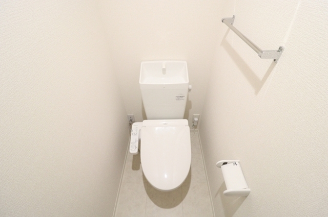 トイレ　温水洗浄暖房便座