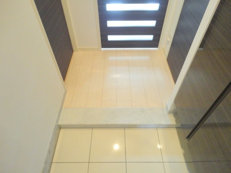 玄関　※同仕様写真含む