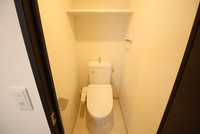 トイレ　※別室の参考写真の為、現況優先です。