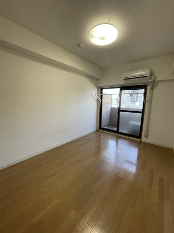 居室・リビング　こちらの居間で趣味の時間をお楽しみください