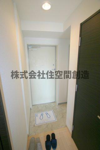 玄関　※同タイプの写真となり、実際のお部屋とは異なる場合があります
