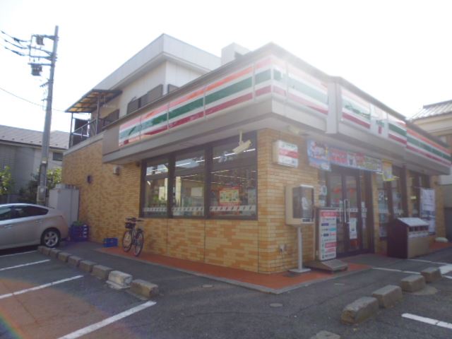 コンビニ　セブンイレブン（コンビニ）まで620m