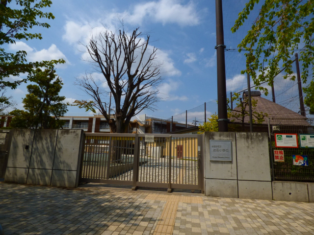 小学校　世田谷区立給田小学校（小学校）まで628m