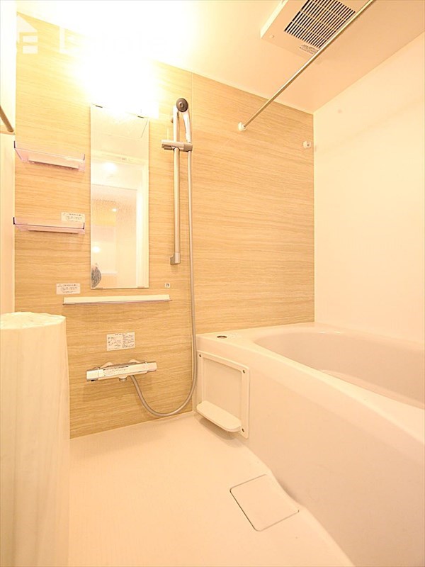 バス・シャワールーム　バスルーム