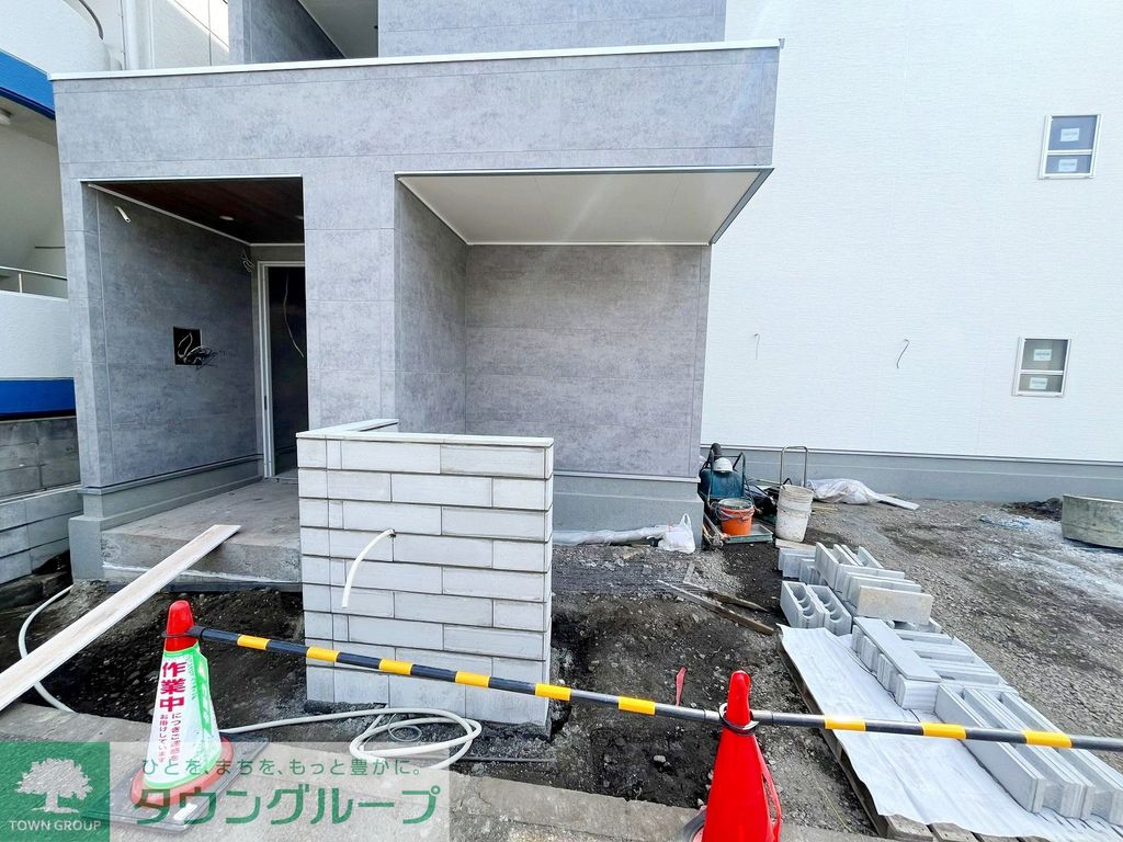 エントランス　駐車場