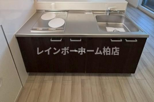 キッチン　※別部屋参考写真。