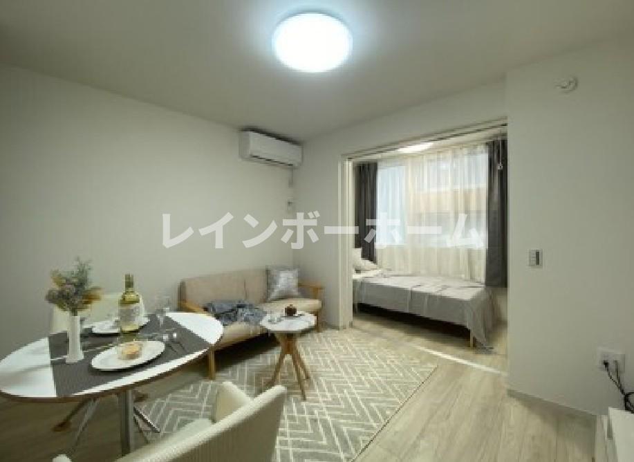 居室・リビング　※別部屋参考写真。