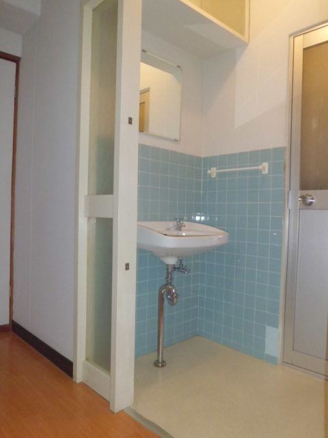 洗面設備　嬉しい洗面台付き