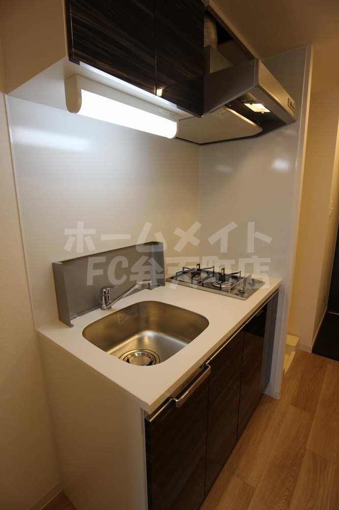 キッチン　コンパクトなキッチンで掃除もラクラク