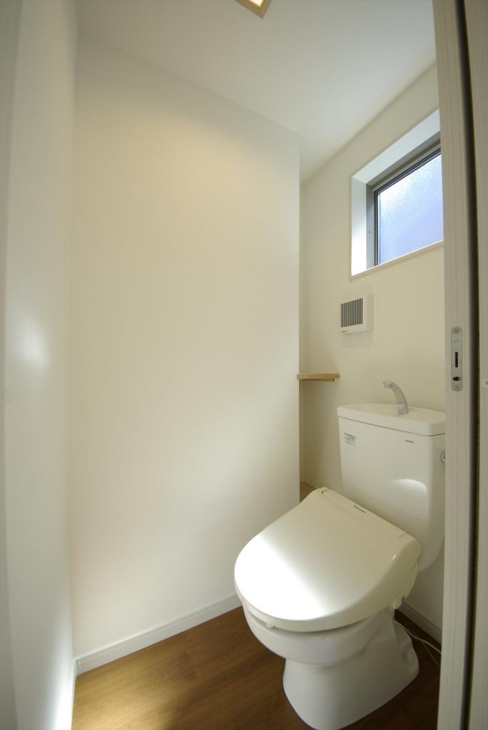 トイレ　参考画像となります