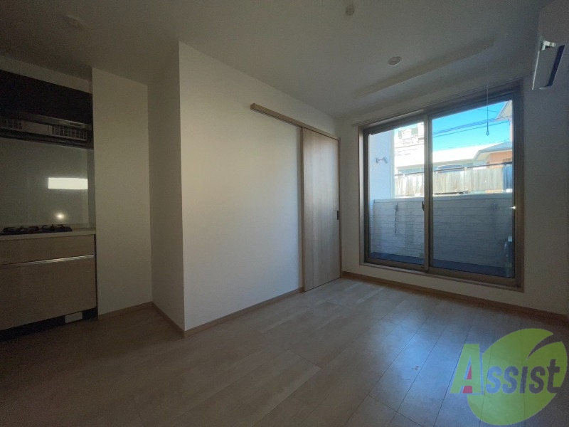 居室・リビング　８．８帖のＬＤＫ。広々とした空間になっています。