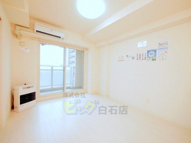 居室・リビング　使いやすい広々としたリビングです♪