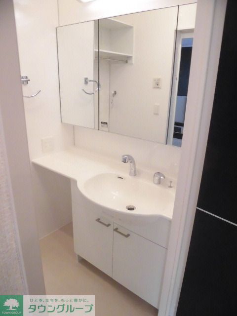 洗面設備　使いやすい洗面台です