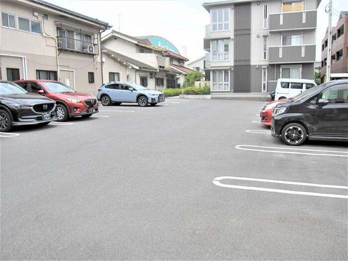 駐車場　駐車場