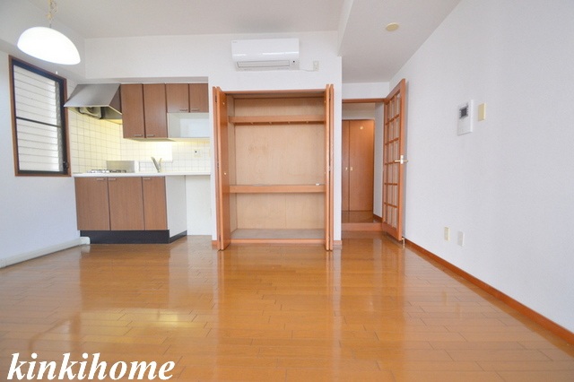 居室・リビング　写真は別のお部屋です。