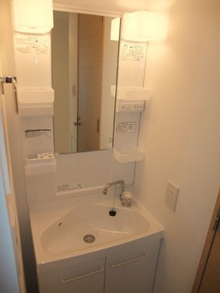 洗面設備　※同仕様写真含む