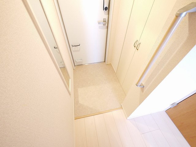 玄関　明るい玄関です