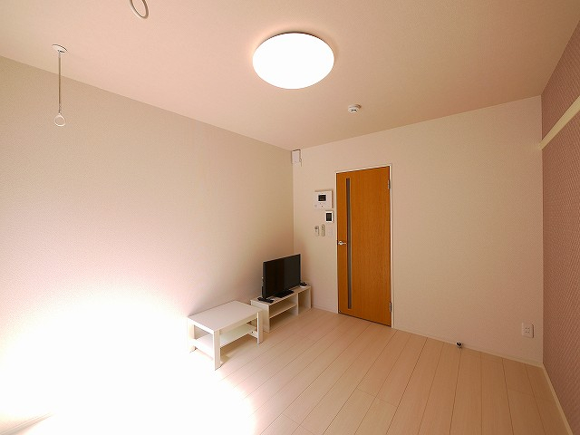 居室・リビング　きれいな居間