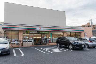 コンビニ　セブンイレブン 足立綾瀬4丁目店（コンビニ）まで150m