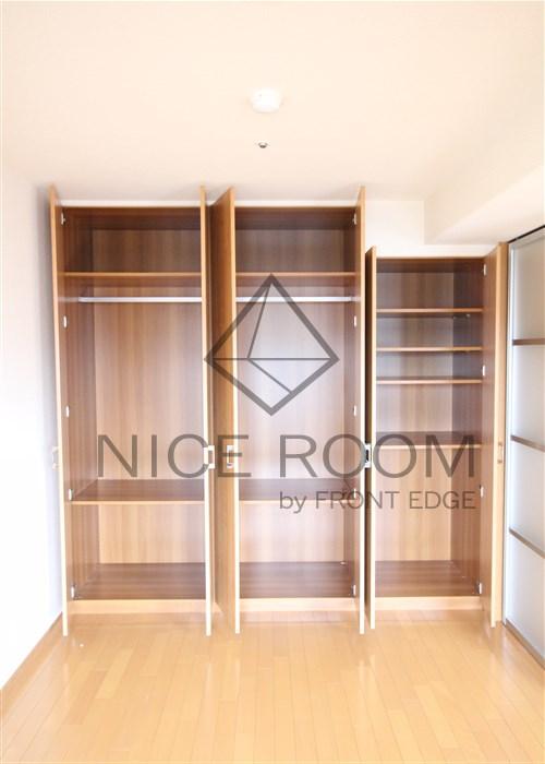 収納　リーガル江戸堀　クローゼット