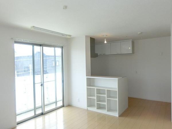 居室・リビング　人気のカウンターキッチン！