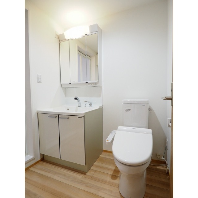 トイレ　※別号室の室内写真、現状優先