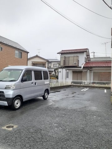 駐車場　駐車場があるので、車を買う予定の方も安心です