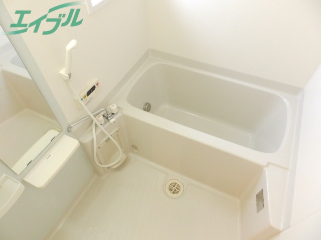 バス・シャワールーム　同型反転参考写真