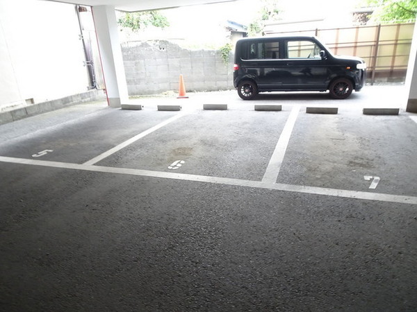 駐車場　駐車場！